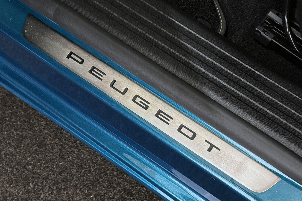 Peugeot 2008 (KBH68X) met abonnement