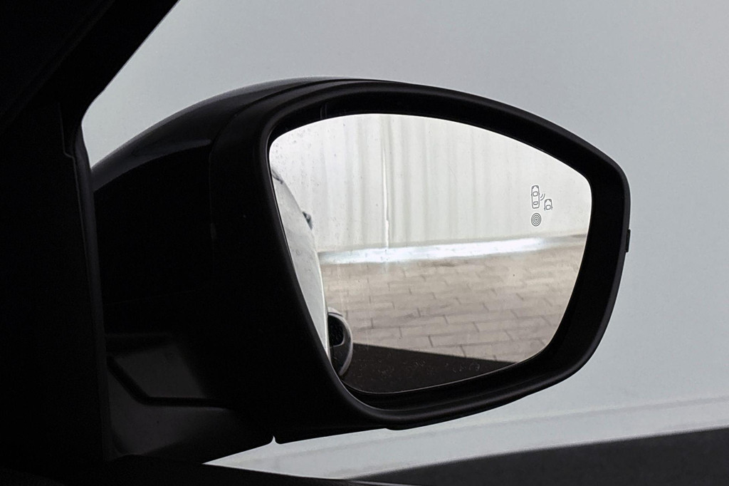 Peugeot e-2008 (L701ZL) met abonnement