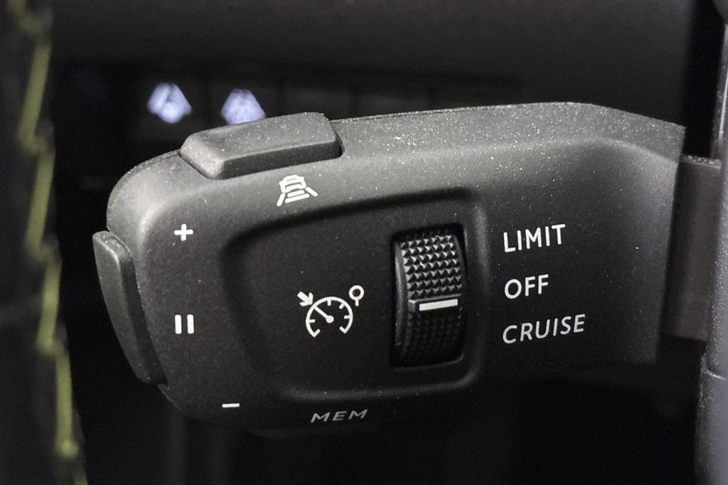 Peugeot e-2008 (L701ZL) met abonnement
