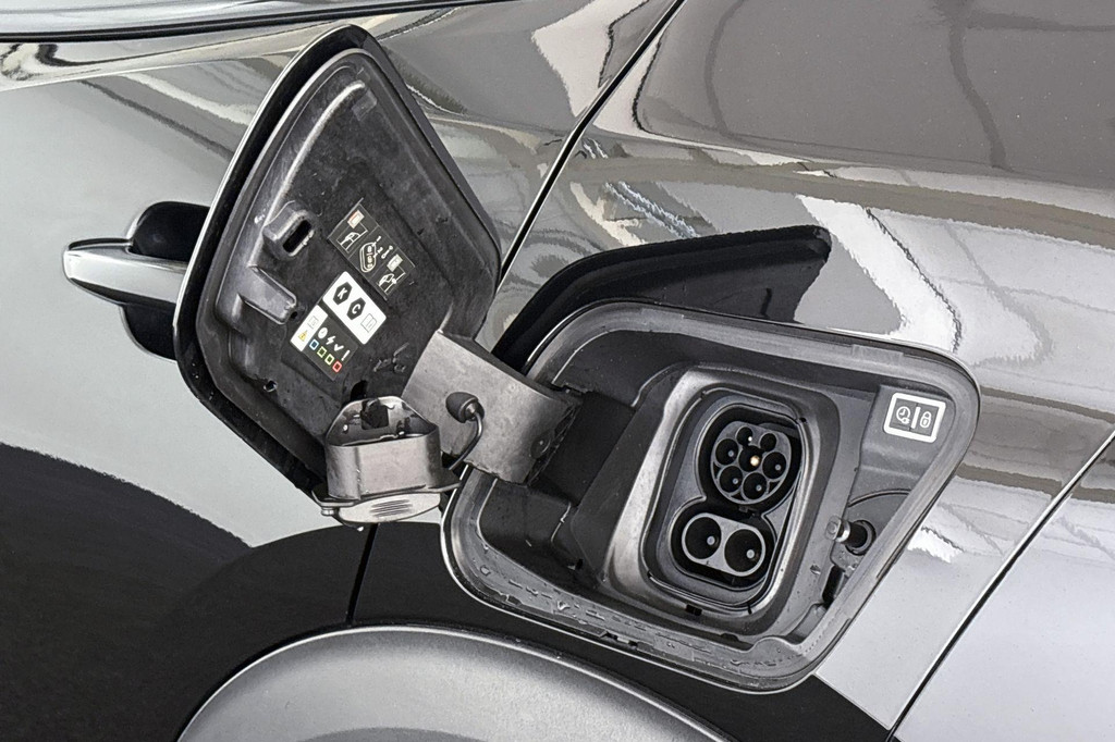 Peugeot e-2008 (L701ZL) met abonnement