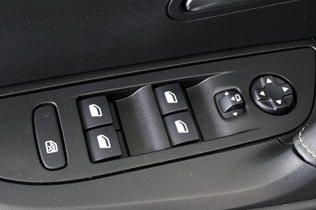 Peugeot e-2008 (L701ZL) met abonnement