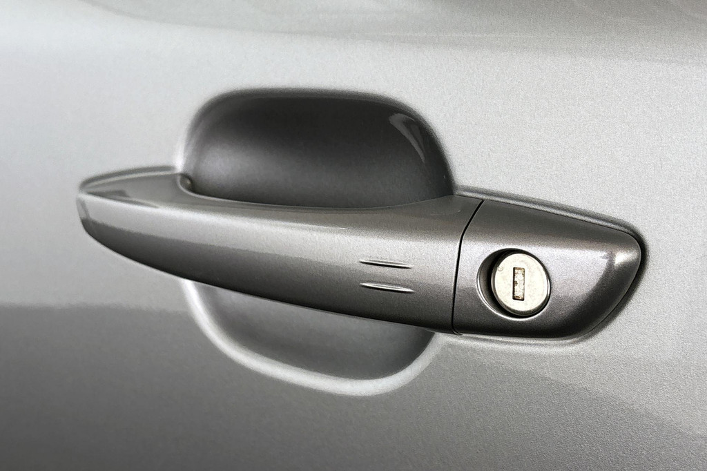 Peugeot e-2008 (KTP82Z) met abonnement