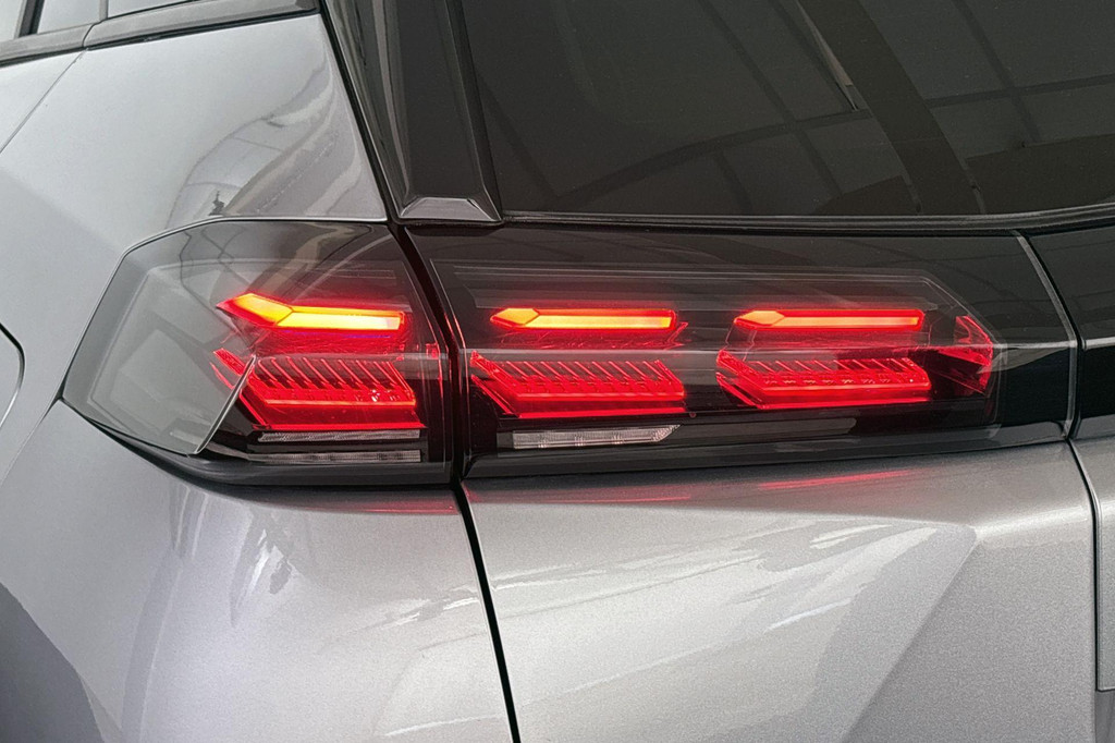 Peugeot e-2008 (KTP82Z) met abonnement