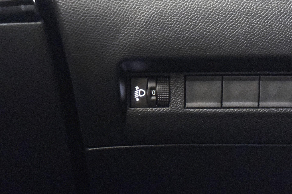 Peugeot e-2008 (KTP82Z) met abonnement