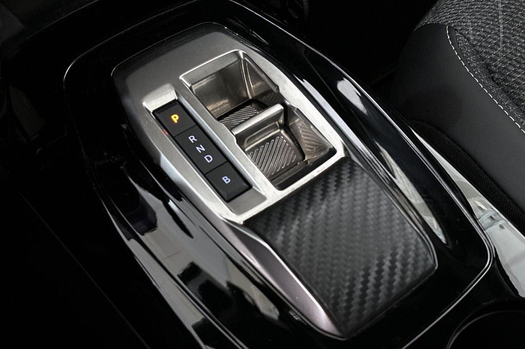 Peugeot e-2008 (KTP82Z) met abonnement