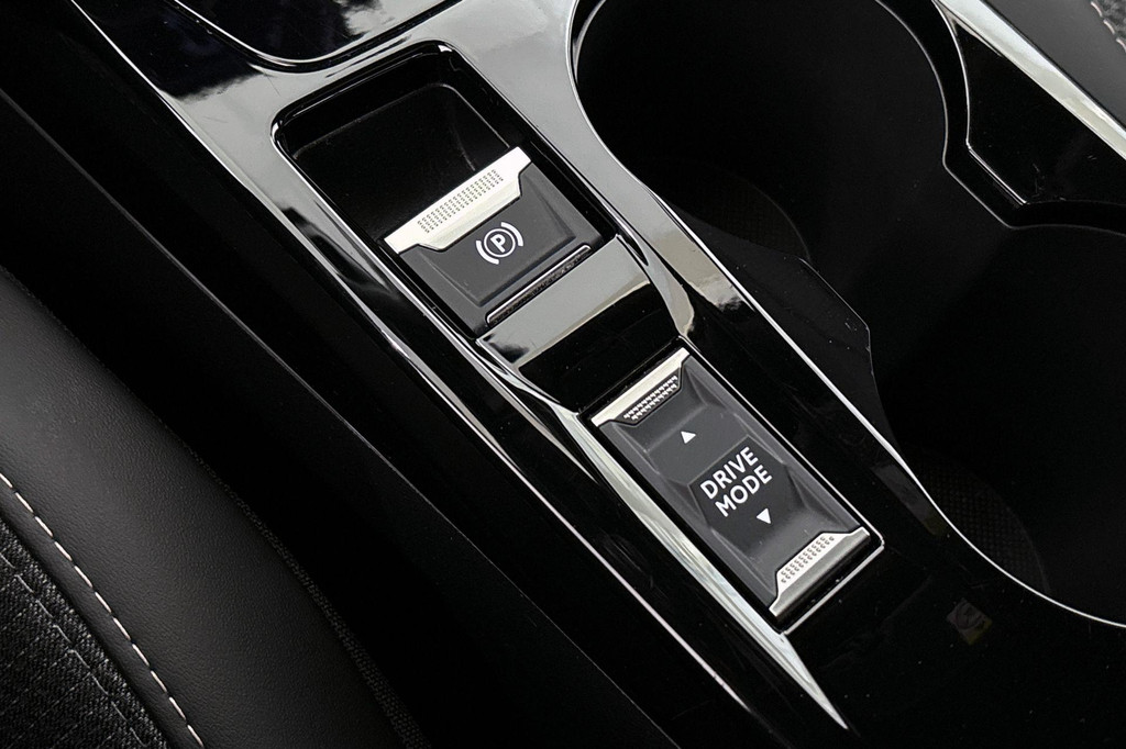 Peugeot e-2008 (KTP82Z) met abonnement