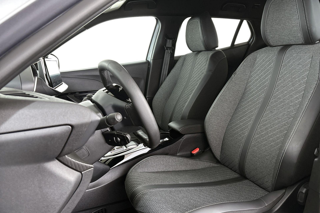 Peugeot e-2008 (KTP82Z) met abonnement