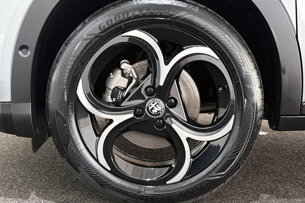 Alfa Romeo Junior (HKF81B) met abonnement
