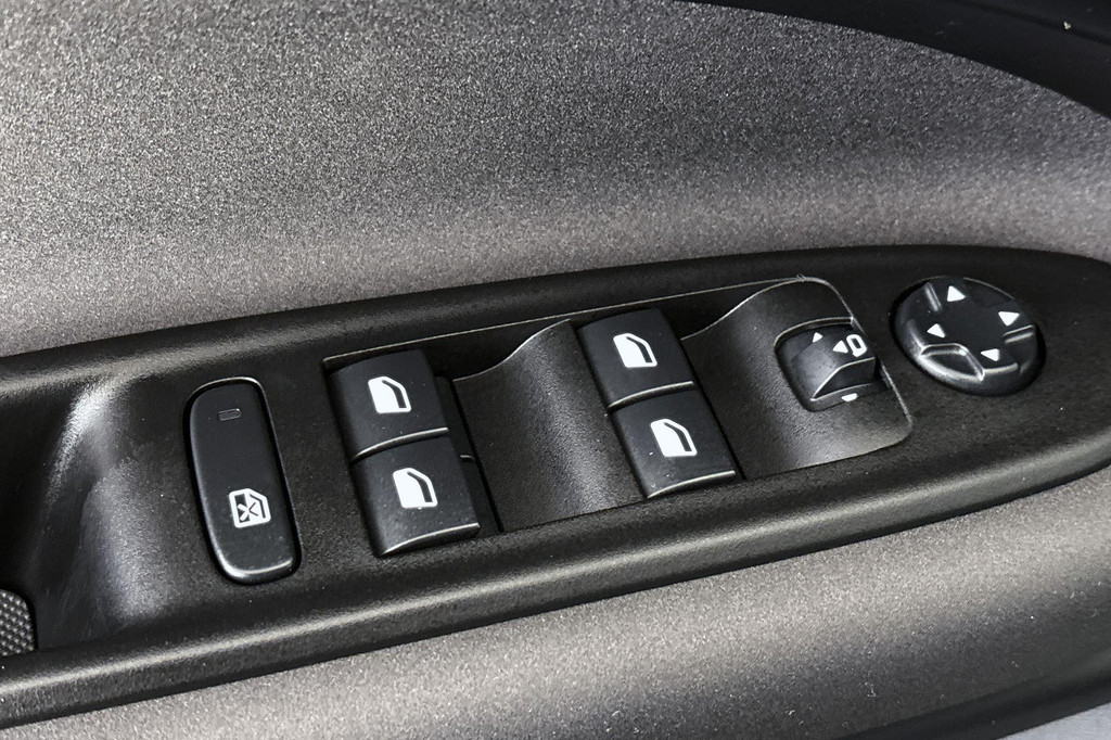 Alfa Romeo Junior (HKF81B) met abonnement