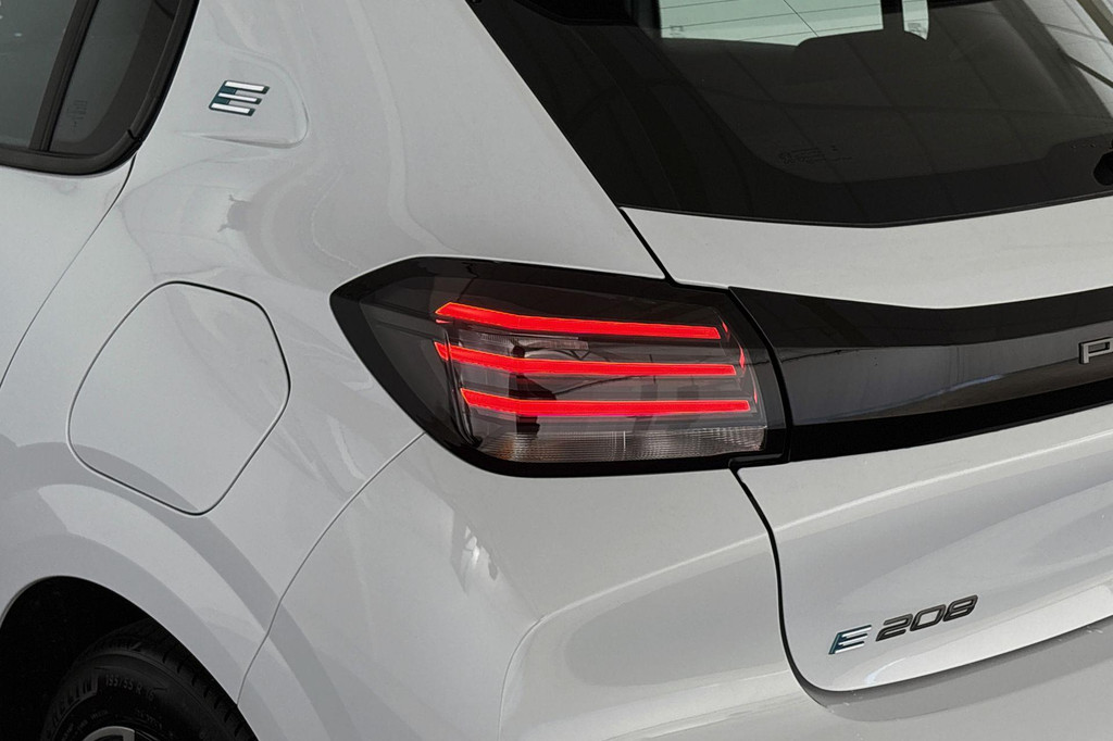 Peugeot e-208 (KNK66T) met abonnement