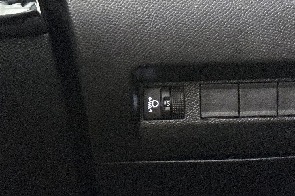 Peugeot e-208 (KNK66T) met abonnement