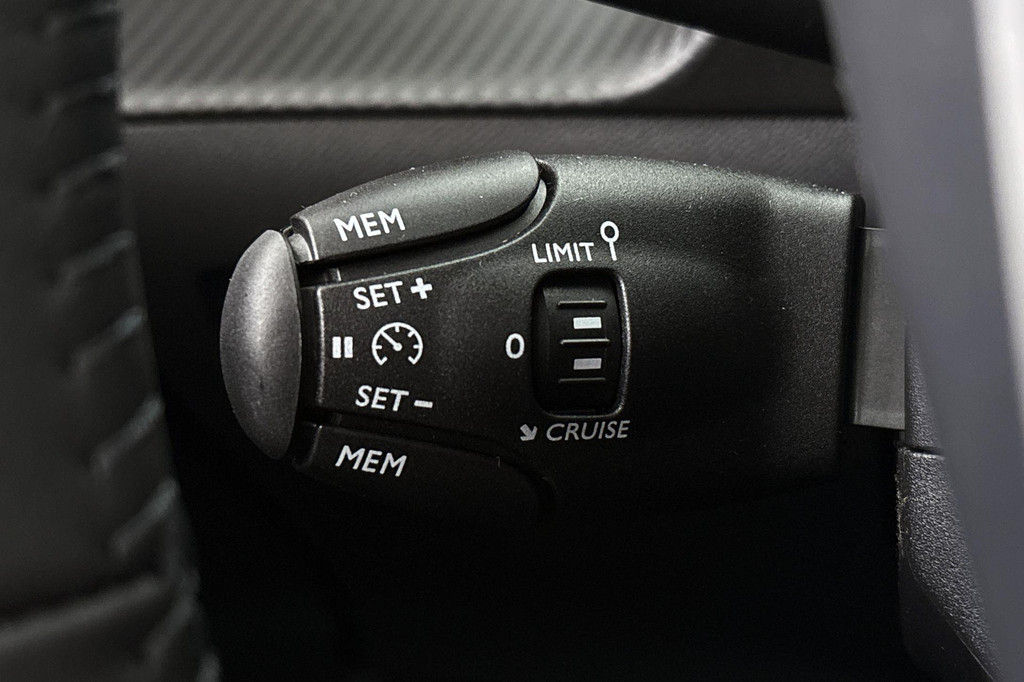 Peugeot e-208 (KNK66T) met abonnement