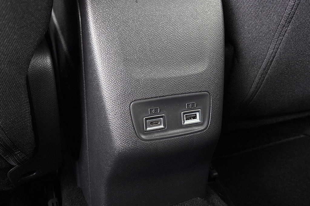 Peugeot e-208 (KNK66T) met abonnement