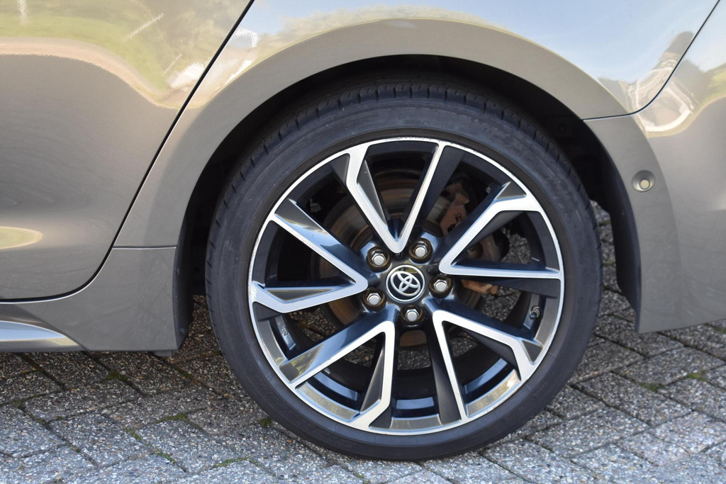 Toyota Corolla Touring Sports (N965JS) met abonnement