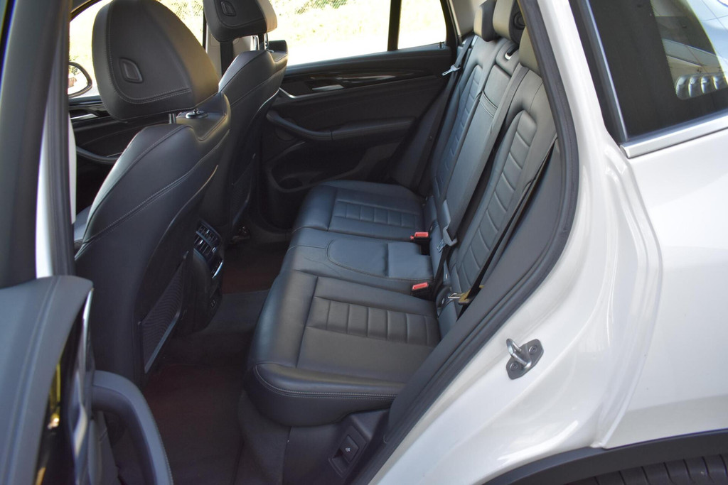 BMW iX3 (L543ZJ) met abonnement
