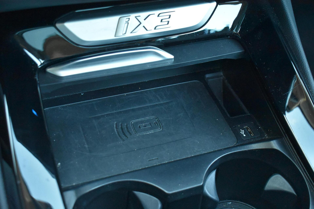 BMW iX3 (L543ZJ) met abonnement