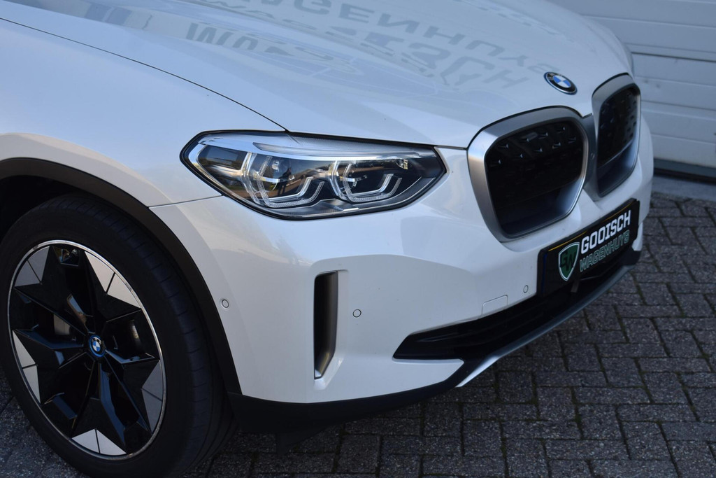 BMW iX3 (L543ZJ) met abonnement