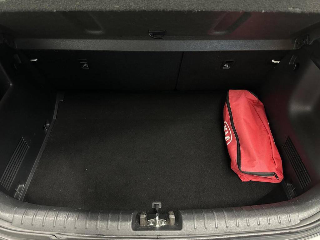 Kia Stonic (L874PV) met abonnement