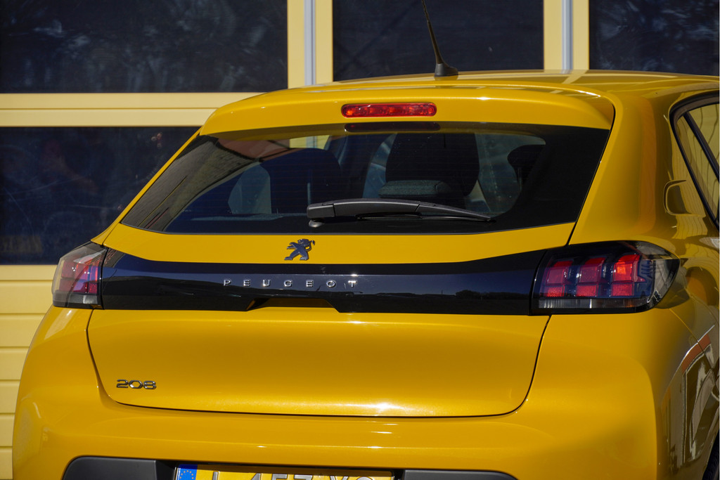 Peugeot 208 (L457XS) met abonnement