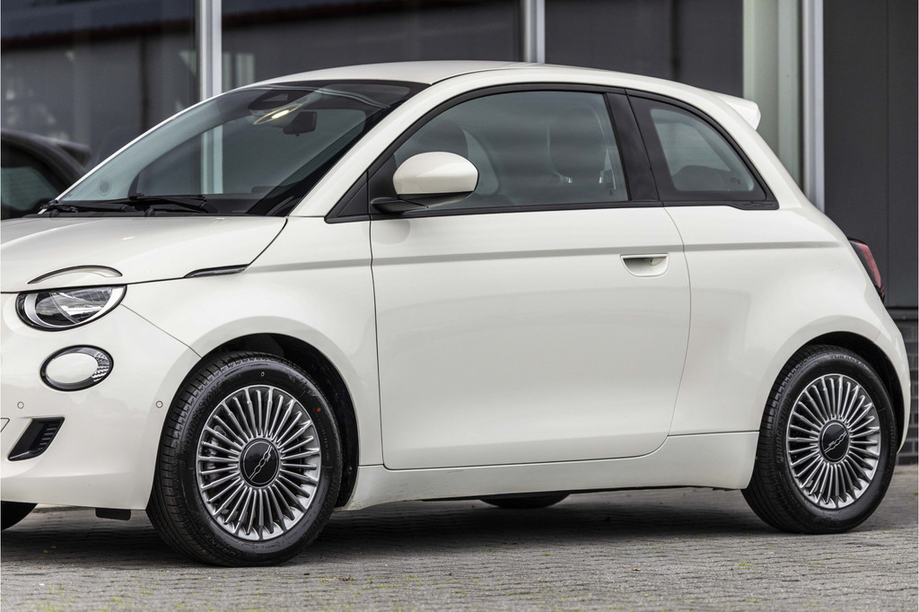 Fiat 500 (KXL40N) met abonnement