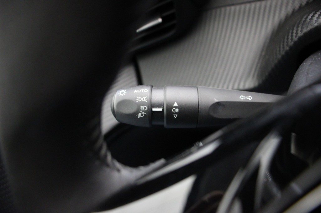 Peugeot 208 (S726FP) met abonnement