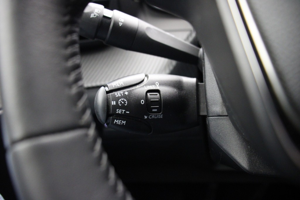 Peugeot 208 (S726FP) met abonnement