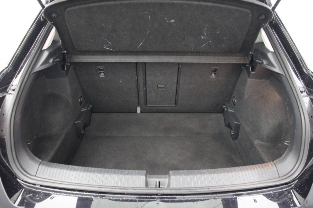 Volkswagen T-Roc (P461XX) met abonnement