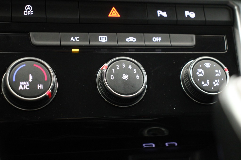 Volkswagen T-Roc (P461XX) met abonnement