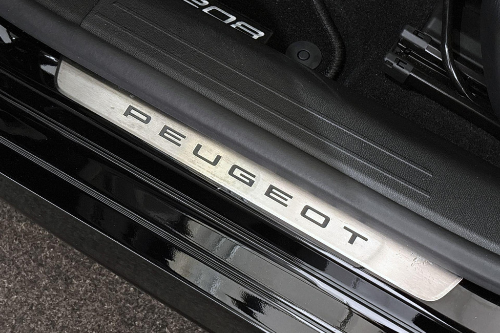 Peugeot 208 (JTP88K) met abonnement