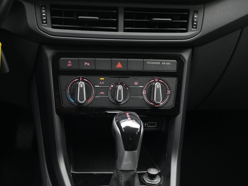 Volkswagen T-Cross (L728RZ) met abonnement