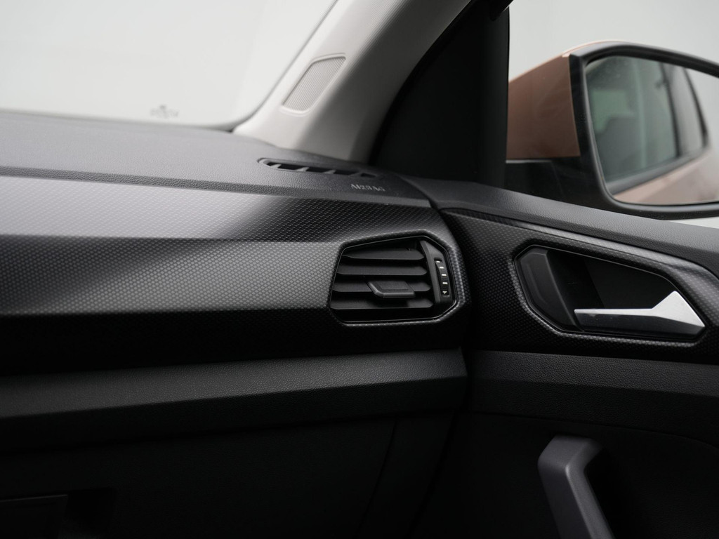 Volkswagen T-Cross (L728RZ) met abonnement