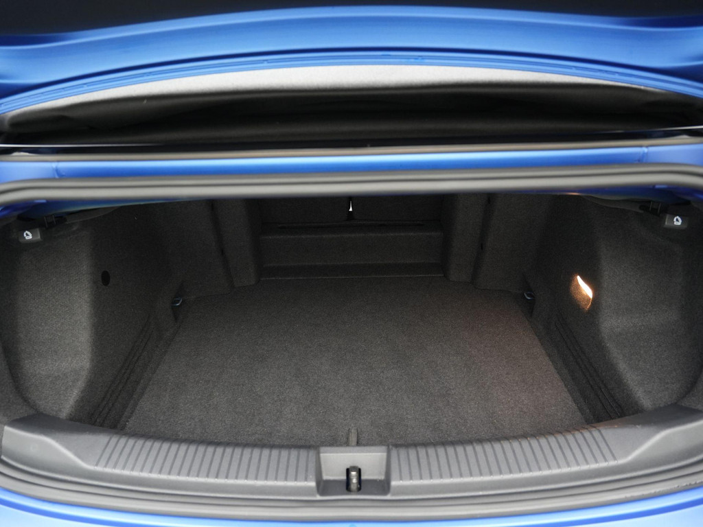 Volkswagen T-Roc Cabrio (KTX07F) met abonnement