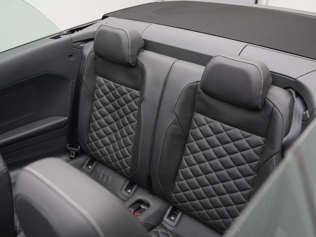 Volkswagen T-Roc Cabrio (KTX07F) met abonnement