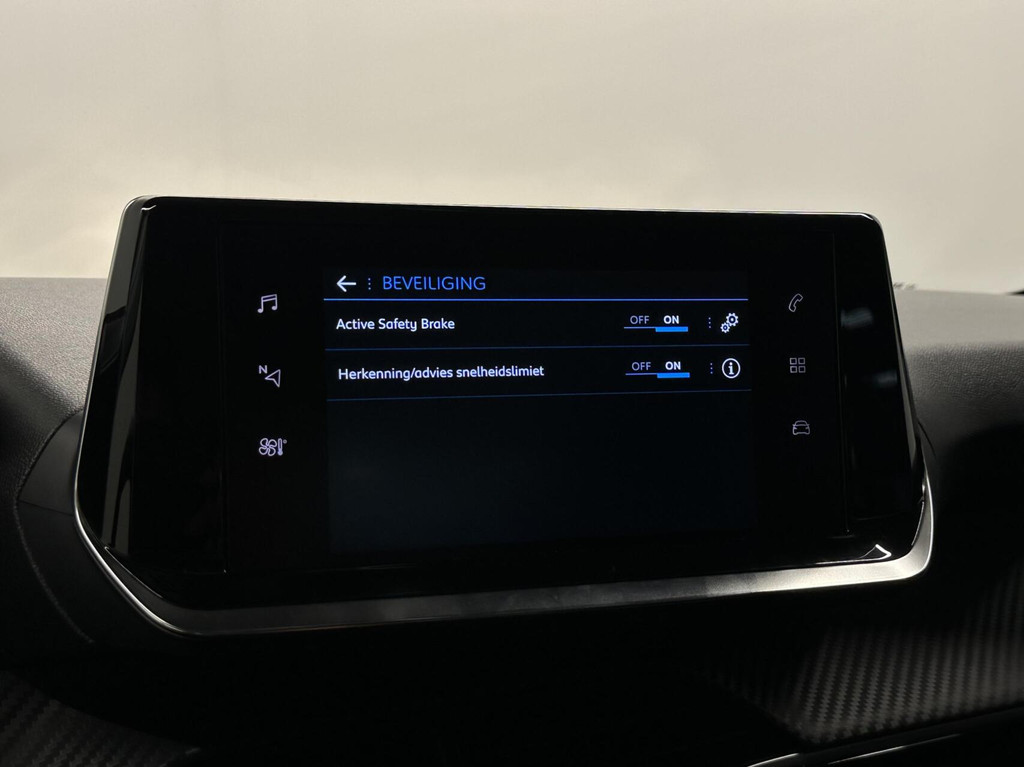 Peugeot 208 (R073GZ) met abonnement