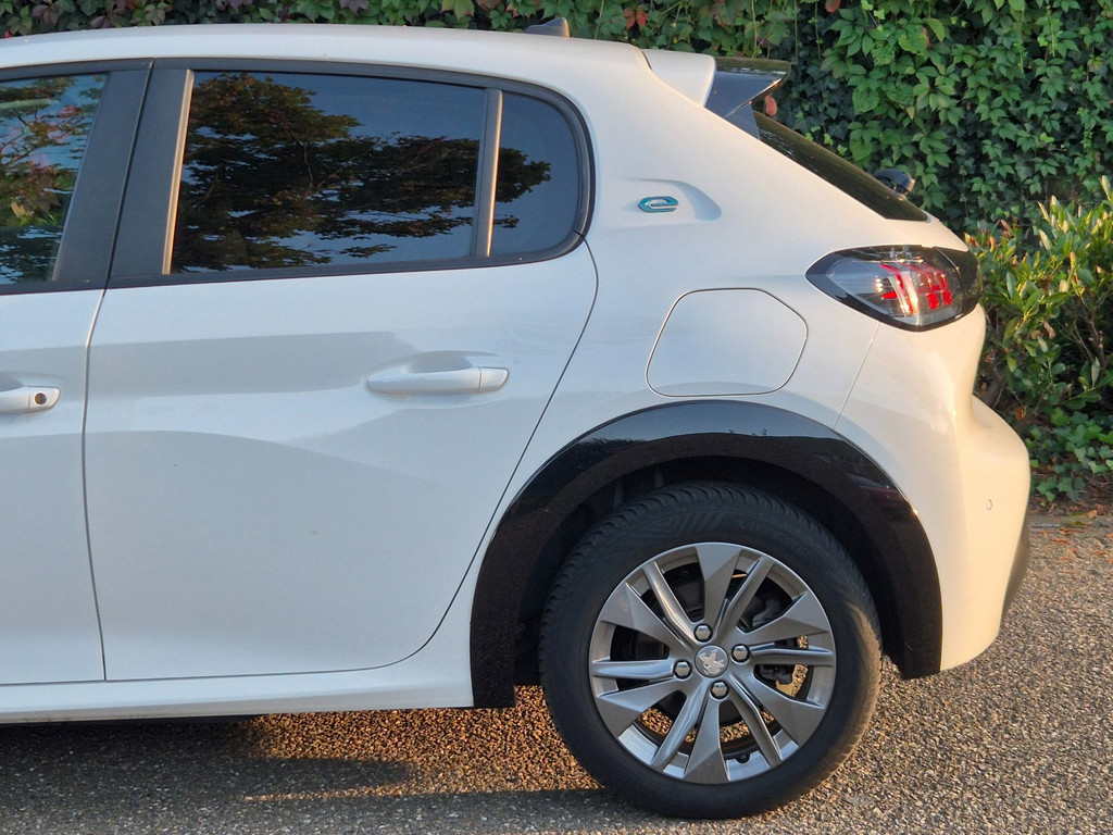 Peugeot e-208 (T555GR) met abonnement