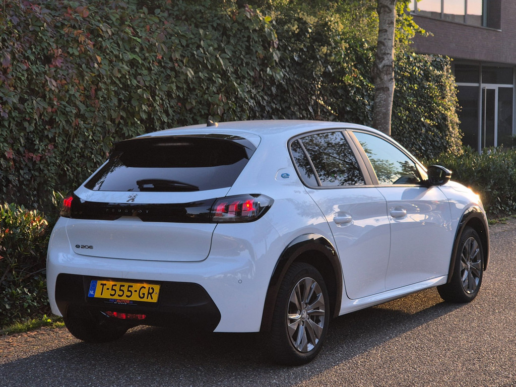 Peugeot e-208 (T555GR) met abonnement