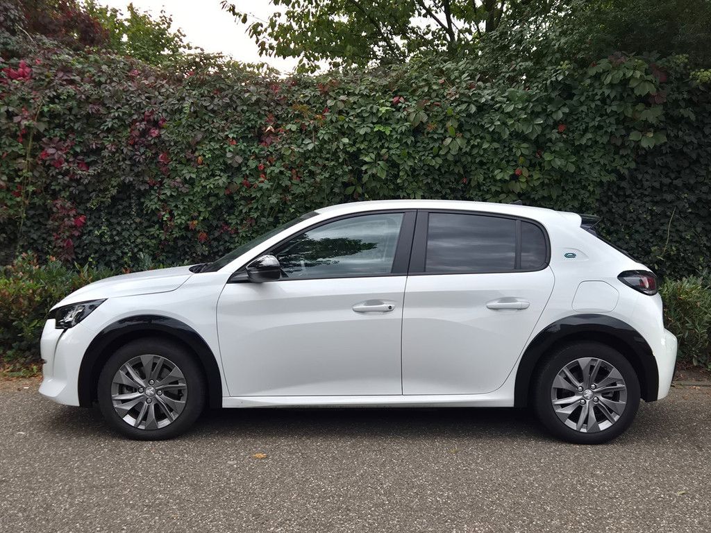 Peugeot e-208 (T555GR) met abonnement