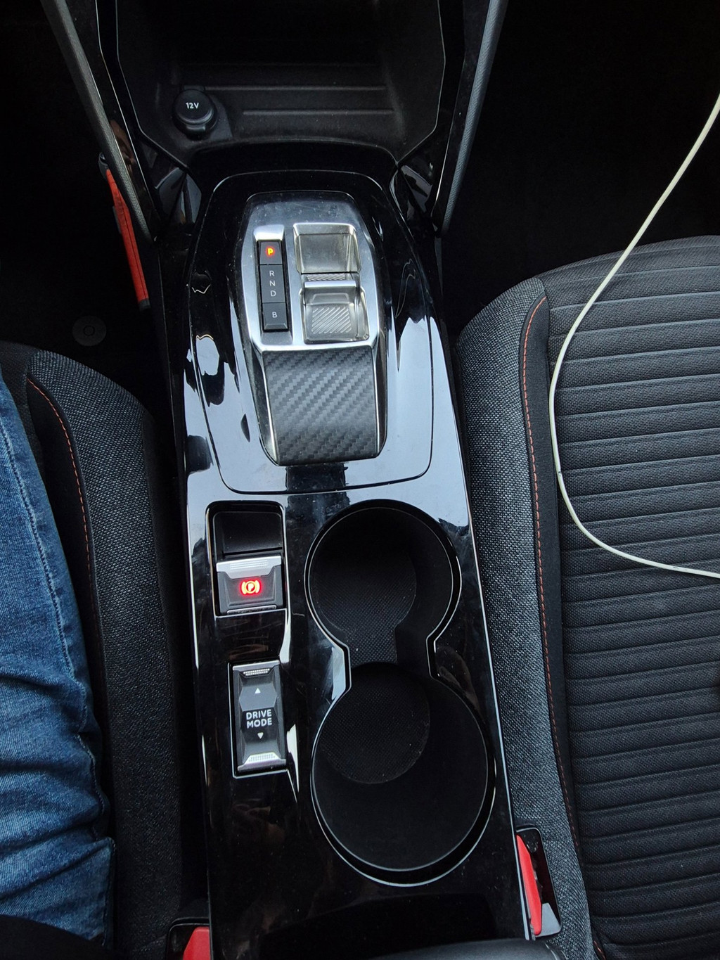 Peugeot e-208 (T555GR) met abonnement