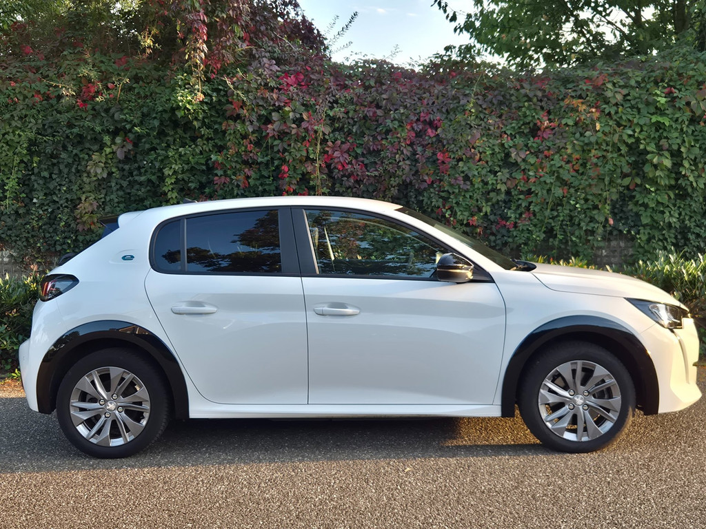 Peugeot e-208 (T555GR) met abonnement