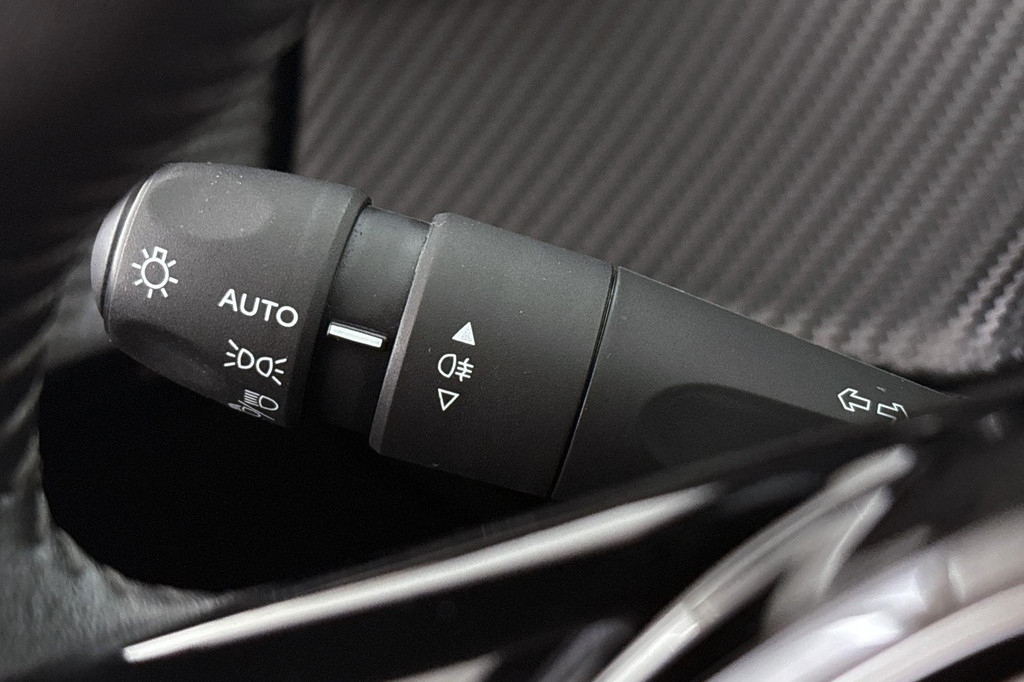 Peugeot 208 (R983KH) met abonnement