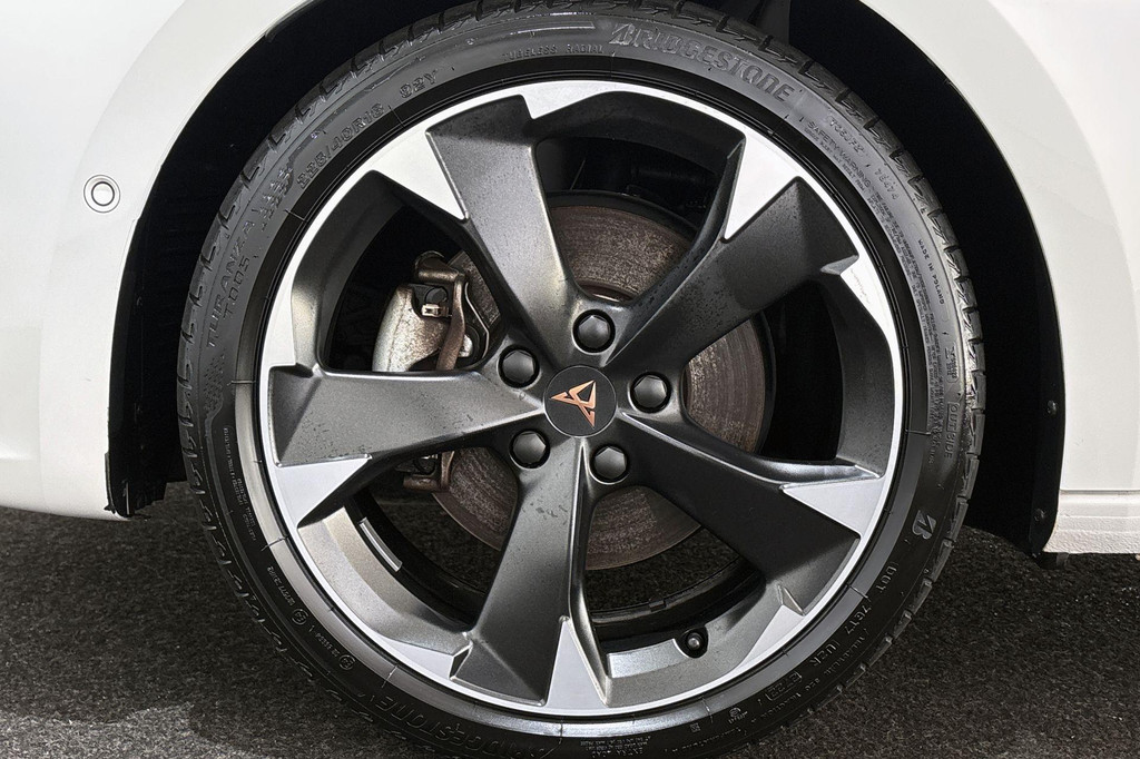 CUPRA Leon (KTK85J) met abonnement