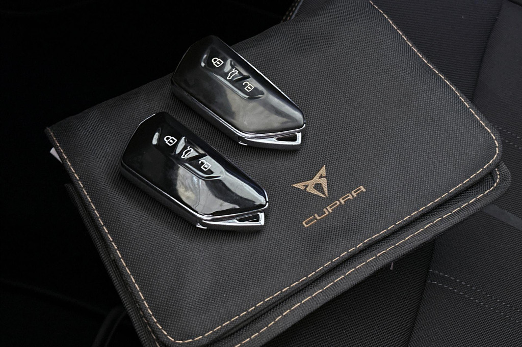 CUPRA Leon Sportstourer (KTZ29X) met abonnement