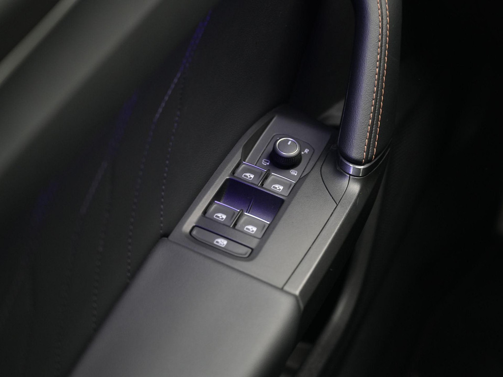 CUPRA Leon (KZB38R) met abonnement