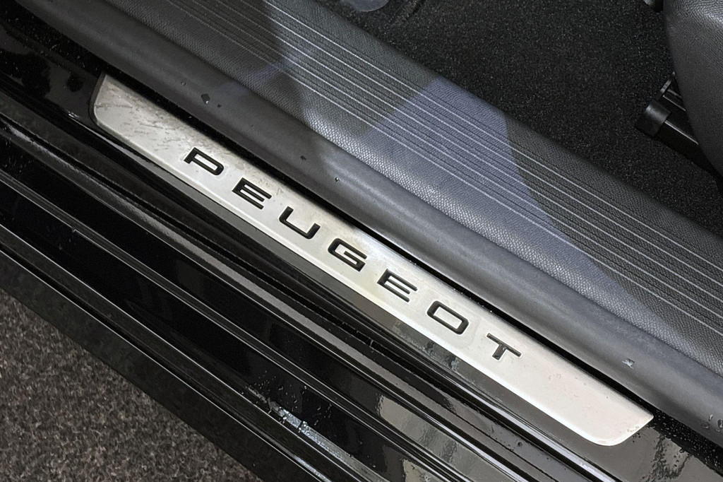 Peugeot 308 (JNX99S) met abonnement