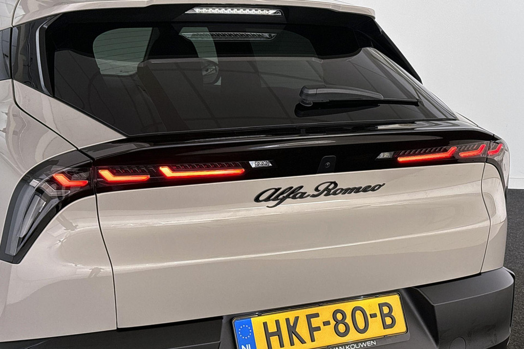 Alfa Romeo Junior (HKF80B) met abonnement