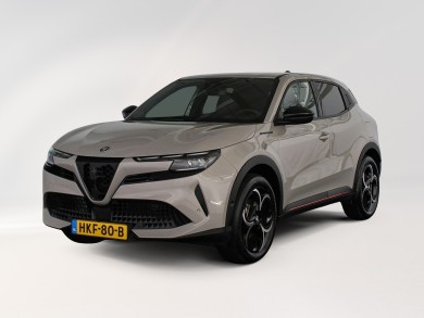 Alfa Romeo Junior (HKF80B) met auto abonnement