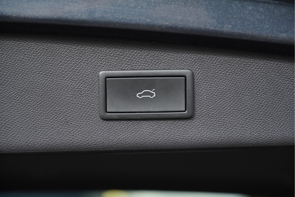 Seat Leon Sportstourer (L412FD) met abonnement