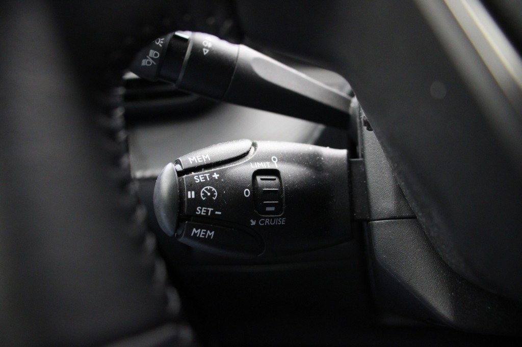 Peugeot 208 (T053DJ) met abonnement