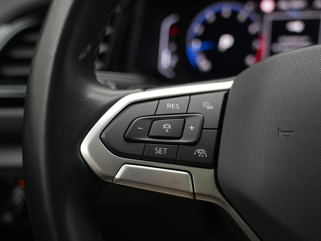 Volkswagen T-Roc (KVP42N) met abonnement