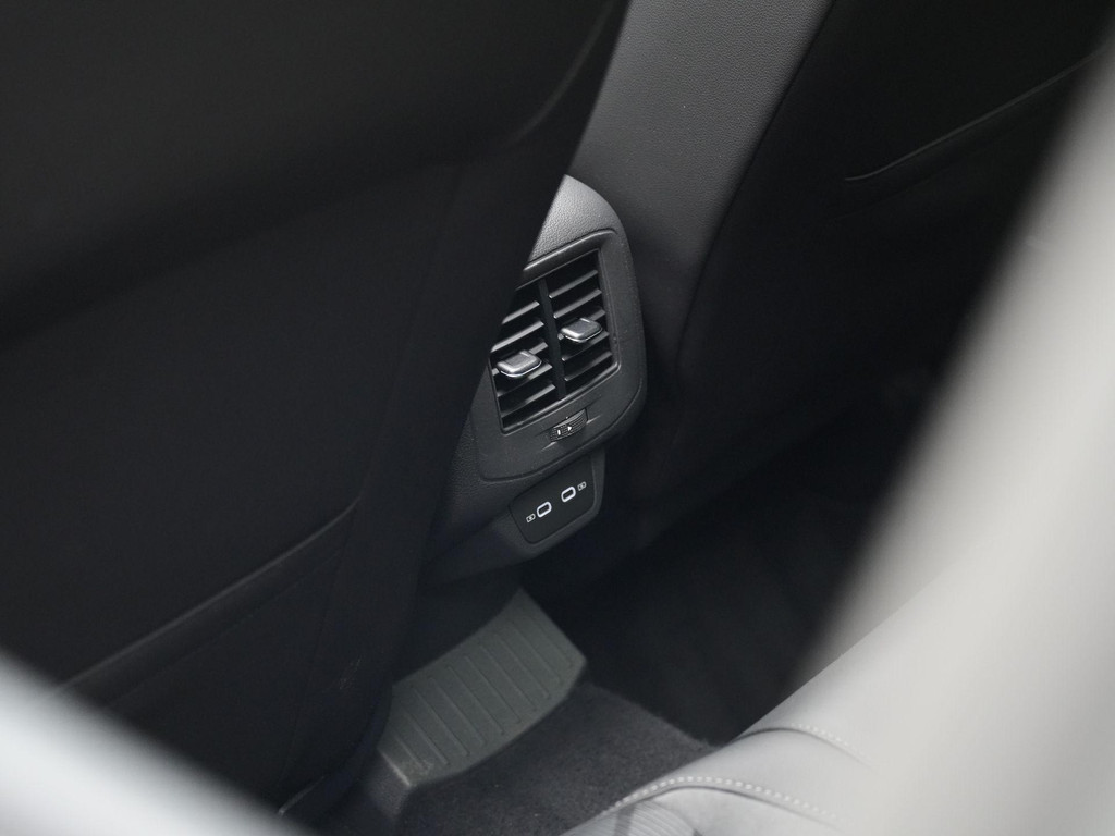 Volkswagen T-Roc (KVP42N) met abonnement